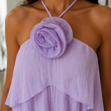 Lila Gelaagde Maxi Jurk met Bloemdetail