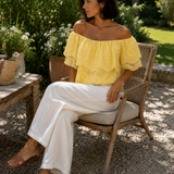 Zonnige Zomer Broderie Top Licht Geel