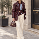 Bordeaux jas van imitatieleer met ceintuur en gouden knopen – dames