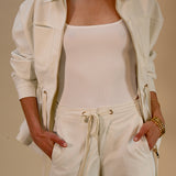 2-piece set Cream colour and elegant